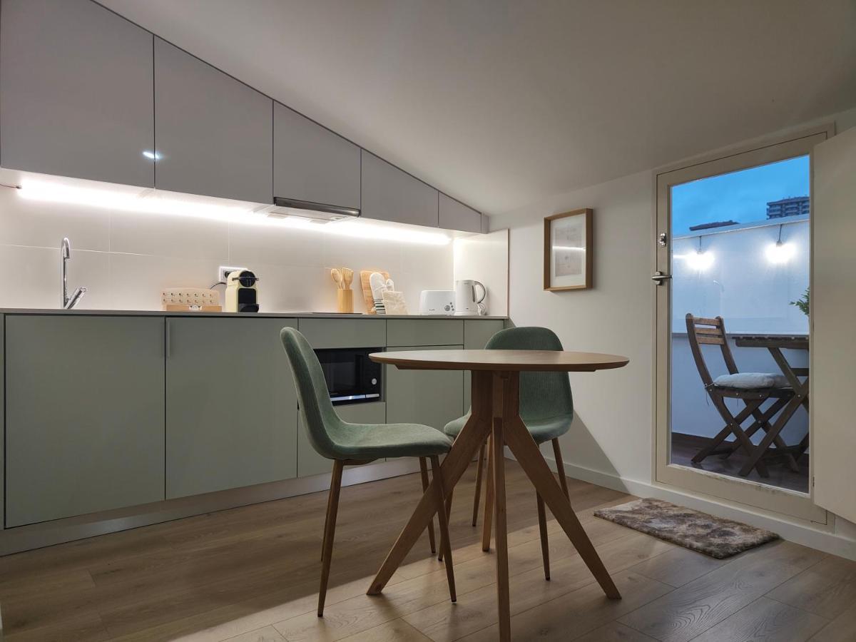 Wood Essence Apartment - Cozy Balcony Коимбра Екстериор снимка