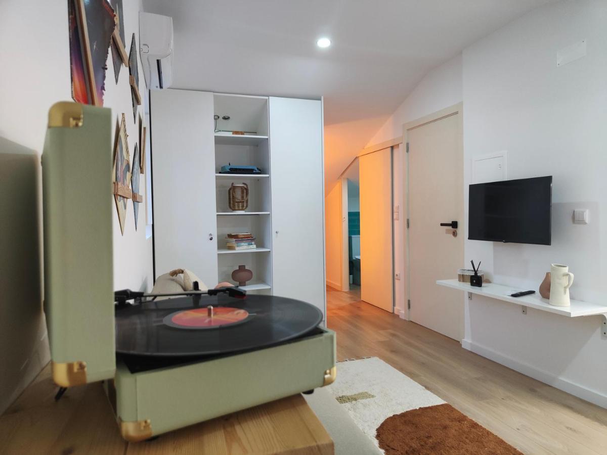 Wood Essence Apartment - Cozy Balcony Коимбра Екстериор снимка
